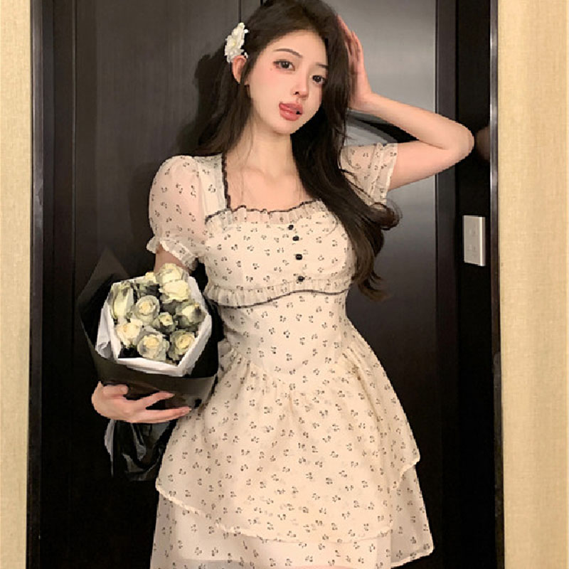 ชุดเดรสฤดูร้อนลายดอกไม้ย้อนยุค - Midi Skirt Floral บทวิจารณ์และราคา